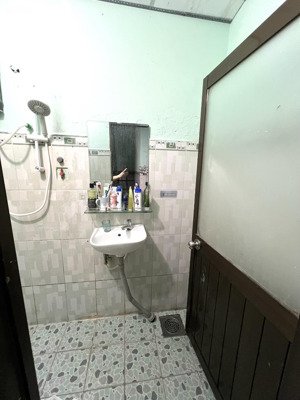 cho thuê nhà hẻm lạc long quân quận 11 dt 57m2 8 triệu/ tháng