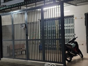 cho thuê nr 2pn, 1wc, 99m2 giá siêu hời tại lạc long quân, p3, q11, hcm