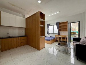 căn hộ tách bếp cao cấp, ban công rộng ngay 3/2