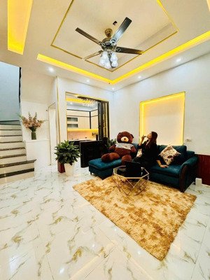 bán nhà phố kim ngưu- ngõ nông, gần phố- diện tích rộng 46m2 x 5 tầng - chỉ 170tr/m2- 7,95 tỷ.