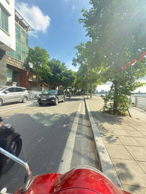 bán tòa nhà mặt phố trích sài view hồ tây 320m², mt 8m 7 tầng thang máy giá 210 tỷ