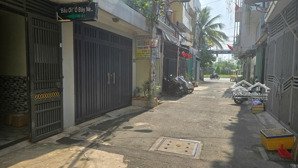 nguyên căn đường 8m phạm văn bạch phường 15 tân bình 4x14m, 1 lầu giá 10 triệu/ thg