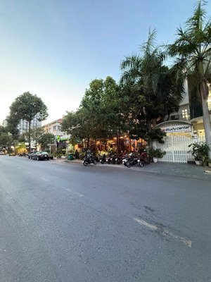 bán biệt thự song lập mỹ hoàng mặt tiền đường phạm thái bường phú mỹ hưng