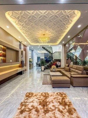 lô 3 thoáng thái thịnh, ô tô đỗ cổng, ngõ thông kinh doanh, dt 46m2 * 5t