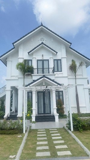 bán biệt thự bt28.32 vườn vua resort chiết khấu ngay 11%. giá chỉ 23 triệu/m2 bao gồm vat và nhà