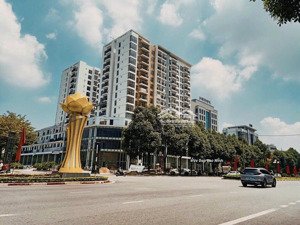 bán căn góc 2pn lotus central ngã 6 bắc ninh, view bể bơi