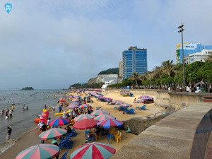 bán nhà cấp 4 mặt tiền thùy vân vị trí vàng sát biển, sát quảng trường