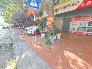 bán nhà mặt phố bà triệu. bìa 70m2