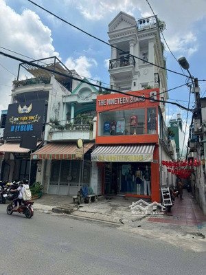 mặt tiền vừa ở vừa cho thuê
đường số p16- gò vấp- cách mt phạm văn chiêu 50m.