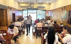 mặt bằng cực hiếm khu đông văn phòng tại thái hà. kinh doanh nhà hàng, cơm văn phòng đều ok