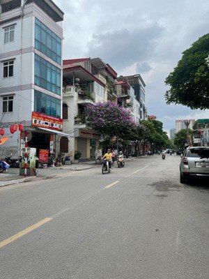 hiếm, bán nhà phố bà triệu hà đông, dt 65m2, mặt tiền rộng đẹp