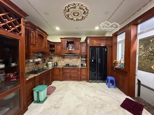 bán gấp biệt thự đường lê quốc trinh, phường phú thọ hòa, quận tân phú dt 8x19m đúc 3 lầu bán 31 tỷ