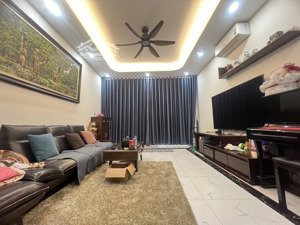 chính chủ bán nhà mặt phố long biên kinh doanh gara ô tô thang máy 16 tỷ 