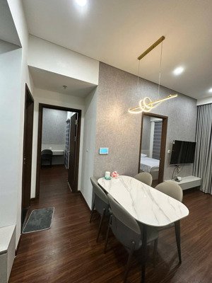 chủ nhà cần tiền bán cắt lỗ căn 2 ngủ tòa m view hồ biệt thự, sẵn sổ đỏ chỉ 5,5 tỷ