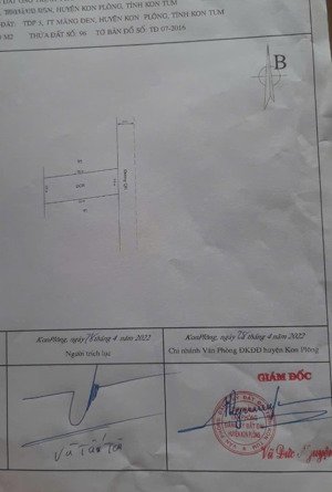 đối diện chợ trung tâm thị trân mang đen phu hơp konh doanh đât chợ