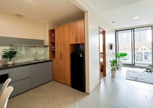 nhà mới! 1pn ban công siêu xinh vị trí phú thuận - gần lotte, crescent mall, q4, q1