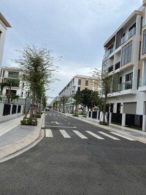 cần bán gấp nhà phố t&t millennia long hậu - 120m2, 1 trệt 2 lầu + tum