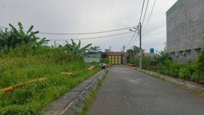 bán đất cách lê văn lương 70m, mt hẻm xe hơi, 95m2