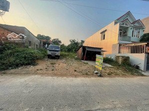 bán gần 500m2 đất mt đường hoàng văn thái củ. full thổ cư