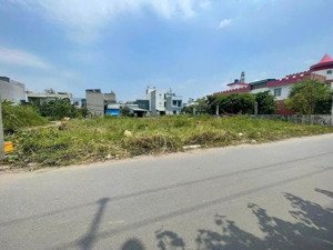 bán đất thổ cư 114 m2 đối diện kcn, đường 16m, sổ hồng riêng