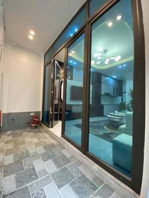 bán nhà phố kim ngưu, 5.1x tỷ, cách ôtô và bãi đỗ vài chục m, dân trí cao, full công năng.