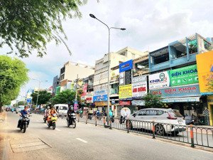 cho thuê gấp nhà mặt tiền lý thường kiệt gần chợ vải, tphcm: dt 300m(12x25m) trệt 3 lầu; dtsd 1000m