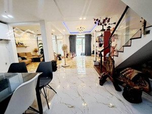 nhà biệt thự sân vườn , 140m2, hơn 16 tỷ, nguyễn thị thập, bình thuận, q7, hcm