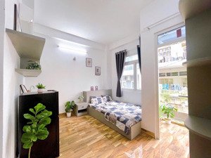 cho thuê studio ban công quận 10 full nt gần đh kinh tế