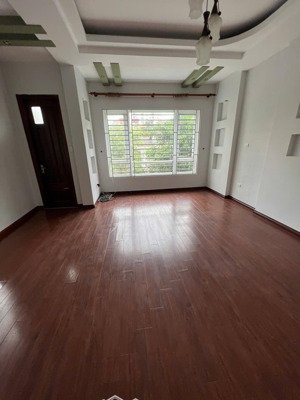 cho thuê nhà ngõ 79 cầu giấy 75m x4t