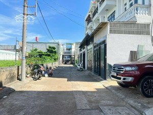 cần cho thuê nhà 3 lầu 1/ hiệp bình, dt72m2 (4pn,4wc) đường 6m, có sân ô tô, cách chợ 100m