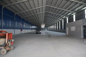 cho thuê kho xưởng 1400m2 mặt tiền đường nguyễn văn bữa, x. xuân thới thượng, hóc môn