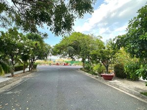 duy nhất một lô 180m2 kđt biển an viên nha trang, hướng đông sát vinpearl phú quý