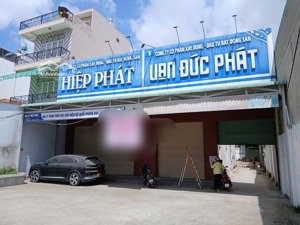 cho thuê tòa nhà gồm văn phòng & kho 1200m2 mặt tiền hà huy giáp, quận 12