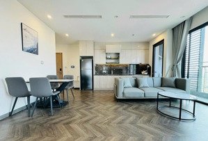 chuyển nhượng căn hộ vinhomes sky park (bắc giang cũ) 2 ngủ 72m2 full đồ cao cấp, tầng 15