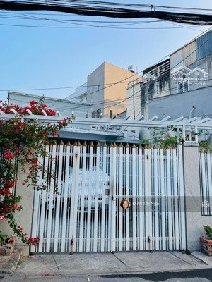 nhà c4 đẹp, sát mặt tiền lã xuân oai, tăng nhơn phú a, 130m, giá chỉ 5.9 tỷ