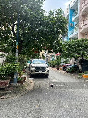 căn duy nhất! ( 5 x 17m ) 5 tầng mặt tiền nội bộ đường cmt8 đối diện công viên lê thị riêng, 25 tỷ