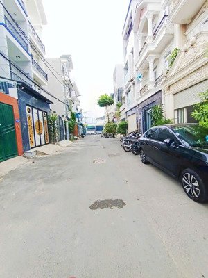 bán 3 căn đẹp hẻm 9m linh đông- dt 4x13m và 4.35x15m+ 4 tầng- rất cao cấp