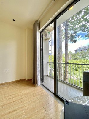cho thuê căn hộ 1pn ban công, thang máy mới 100% ngay chân cầu thị nghè giáp q1