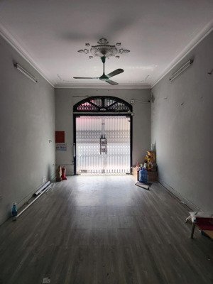 cho thuê mặt bằng kinh doanh - kho hàng tại linh đàm