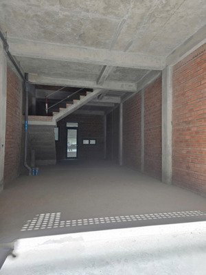 cần nhượng lại căn nhà phố 4 tầng 68m2 bcons uni valley dĩ an, mặt tiền 4,5m giá tốt