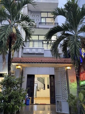 quận 7 - cho thuê nhà mặt tiền đường 43 (14m), trệt, 2 lầu, 4pn 5wc, khu vực trung tâm