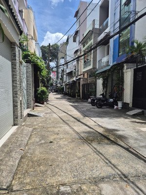 nhà 5.2x19m nguyễn tri phương q10 - hẻm ô tô 8m - có kết cấu sẵn ở liền - giá 19.5 tỷ 