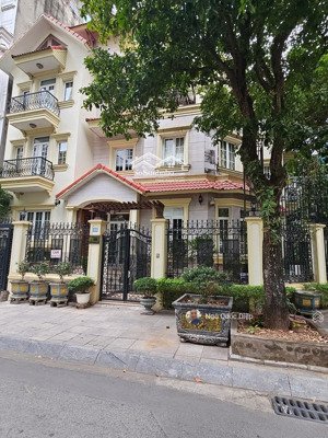 bán lk hoàng hoa thám, lô góc vỉa hè rộng thoáng, oto dừng đỗ, tiện ích bạt ngàn 