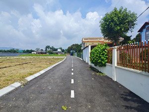 hàng cực hiếm cắt lỗ duy nhất 2 lô 100m view hồ ful đất ở thôn 7 phú cát quốc oai hà nội
