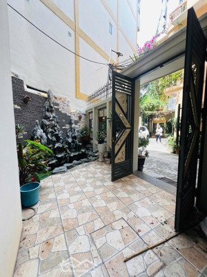 bán nhà hai bà trưng-trung tâm quận-ngõ đẹp-nhà đẹp như biệt thự -ô tô-thang máy-giá 23.5 tỷ