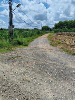 Chính chủ gửi bán lô đất 3 mặt tiền đường.