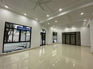 cho thuê lk mới thông sàn thang máy hdi mạc thái tông, q cầu giấy. 110m x 4 nổi 1 hầm. giá 50tr.