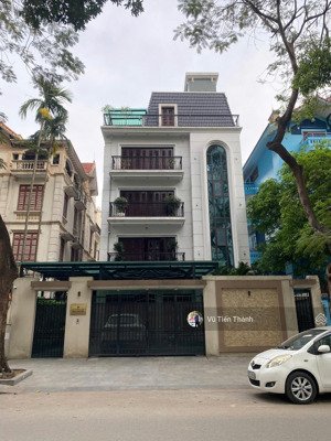 cho thuê bt kđt mễ trì hạ - btl, 200m2 đất, xd: 120m2/sàn, mt: 15m2. nhà mới, đủ đồ cơ bản,...