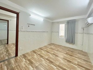 cho thuê 2 phòng ngủ 2 wc gần vòng xoay phú hữu free dịch vụ