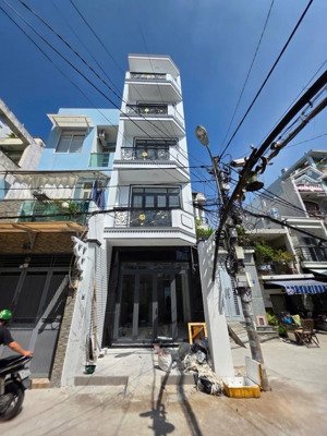 mặt tiền khu chợ bà chiểu - nhà 5 tầng xây mới 100% - đường 6m - sổ nở hậu - nhỉnh 12tỷ